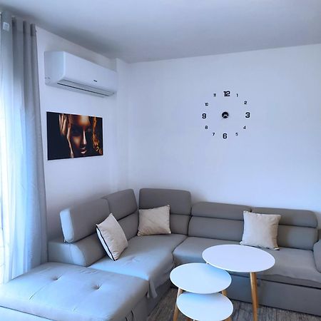 Sabi Apartment Golem Qerret Exterior foto